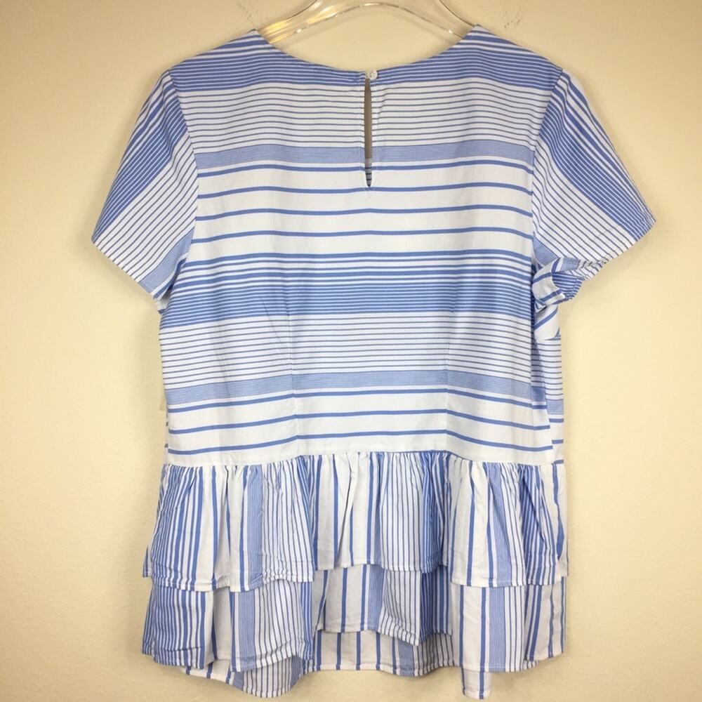 Crown & Ivy | Montauk Weekend Crab Ruffle Top - Picture 2 of 6